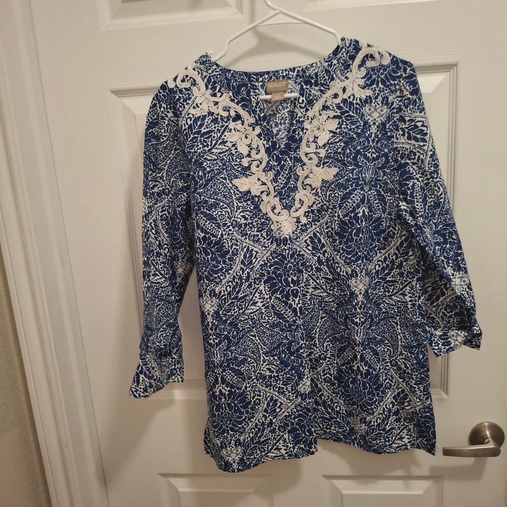 Chico's Blue‎ White Linen Cotton Embroidered Tunic Top Split Neck Size 1 Medium